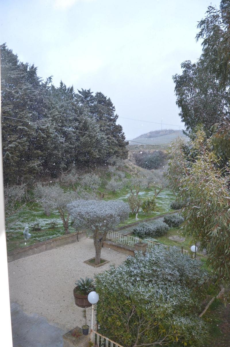 B&B Maison Blanche Caltagirone Bagian luar foto