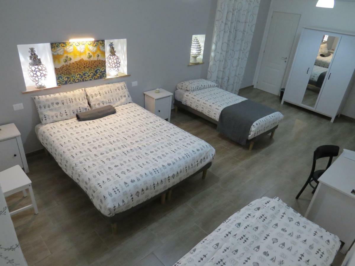 B&B Maison Blanche Caltagirone Bagian luar foto
