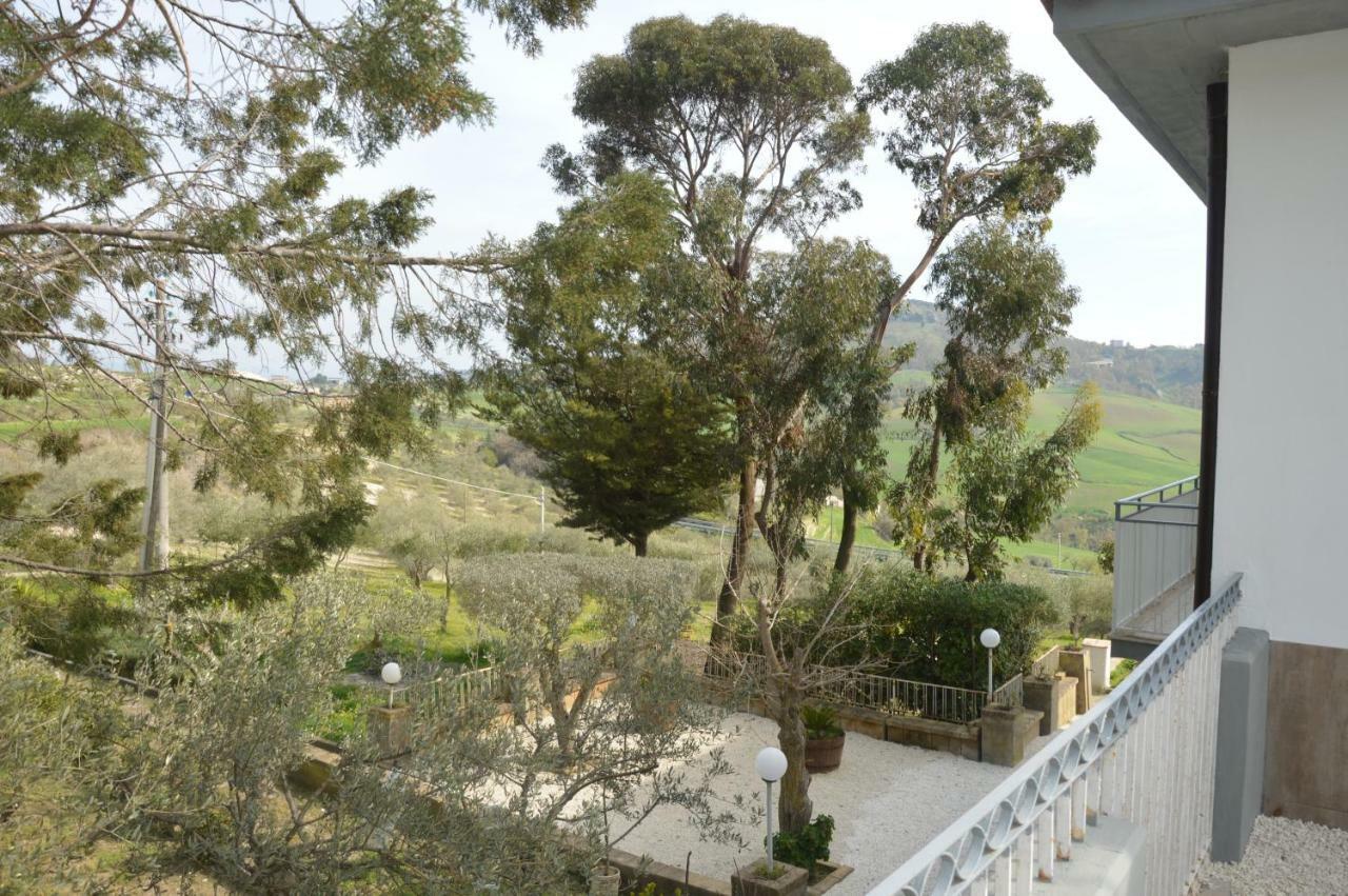 B&B Maison Blanche Caltagirone Bagian luar foto